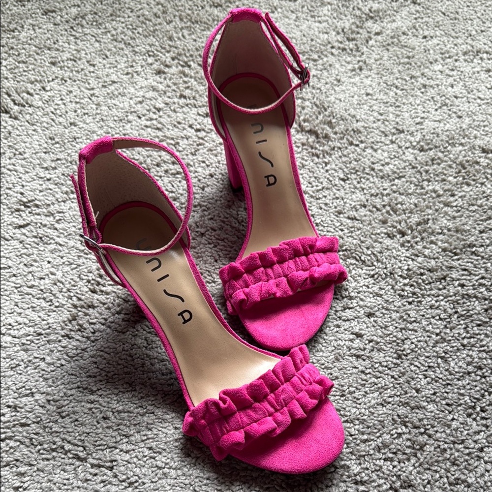 Unisa Women's Hot Pink Ruffle Heeled Sandals NEVER WORN
